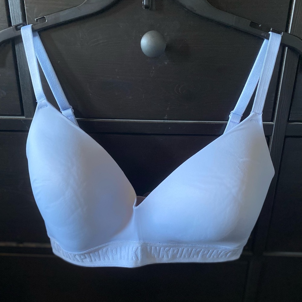 Victoria’s Secret Pink Wear Everywhere Wireless Baneded Bra. Size 36DD.